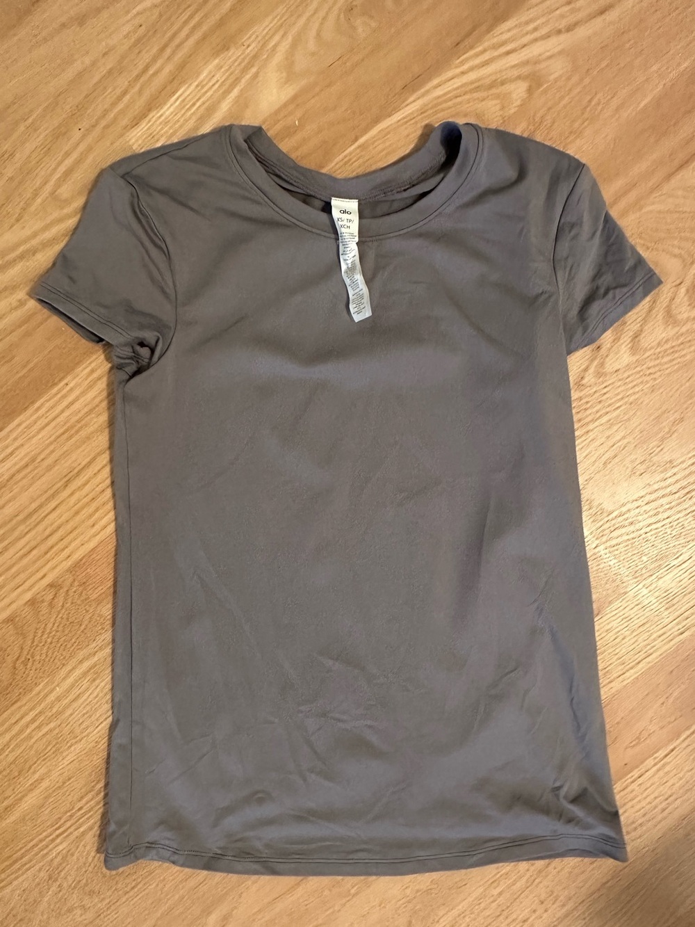 ALO Yoga Short Sleeve Crew Tee - Charcoal Gray